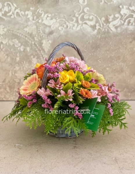 Cesto fiori freschi assortiti Cesto fiori freschi assortiti