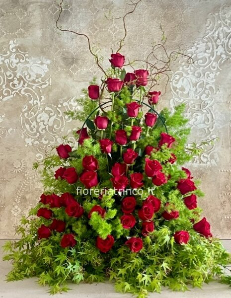 Cesto funebre rose rosse Cesto funebre rose rosse